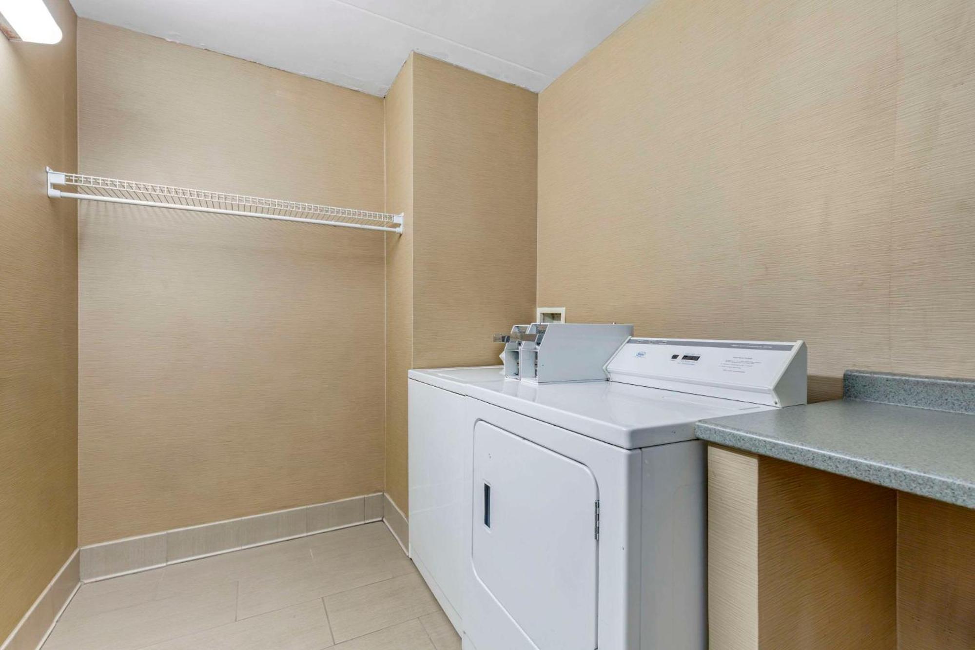 Comfort Inn Herndon-Reston Eksteriør billede